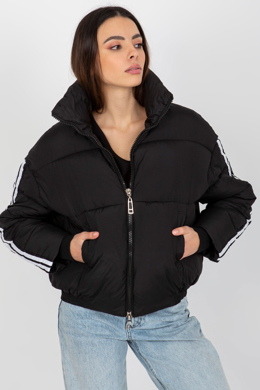 Černá prošívaná zimní bunda s pruhy