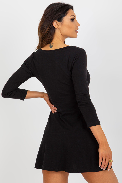 Černé rozšířené základní minišaty s... Černé rozšířené základní minišaty s...