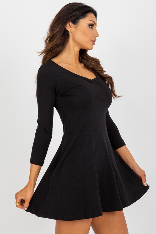 Černé rozšířené základní minišaty s... Černé rozšířené základní minišaty s...