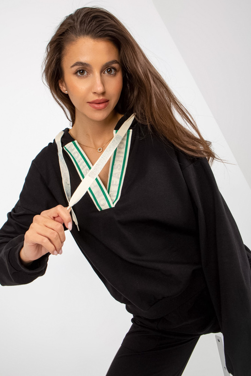 Freizeitset aus schwarzer Baumwolle...