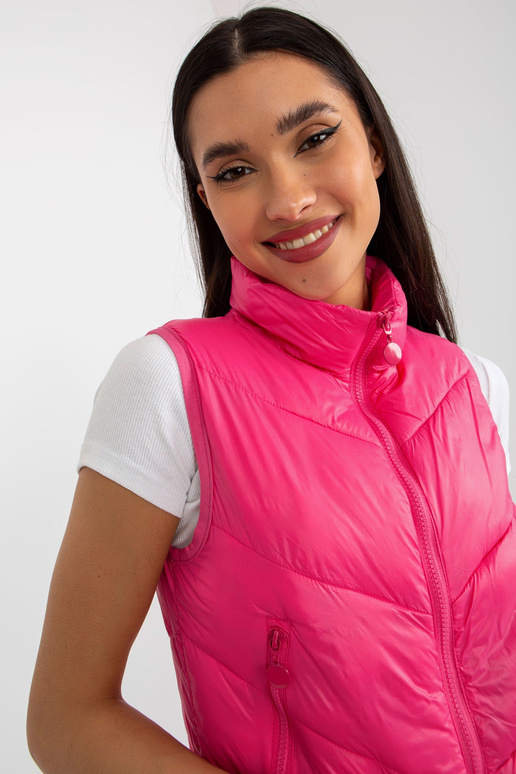 Růžová krátká prošívaná vesta s kapsami Růžová krátká prošívaná vesta s kapsami