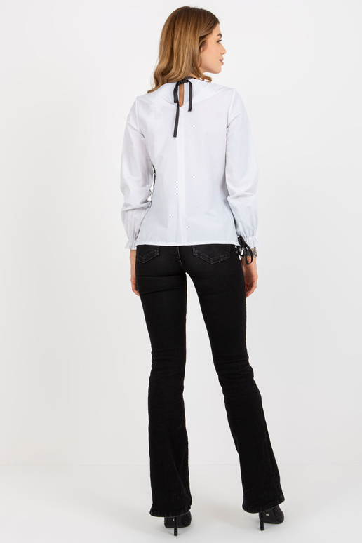 Bílá a černá puntíkatá společenská...