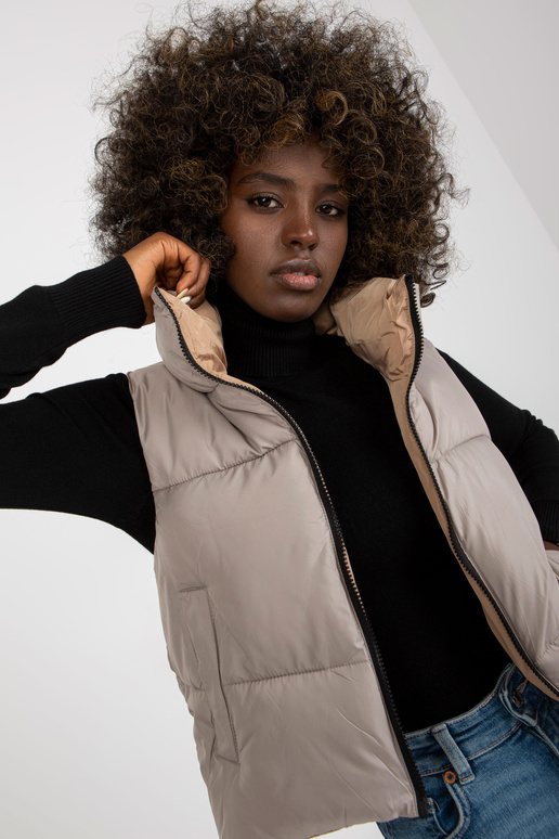 Světle šedá oboustranná péřová vesta...