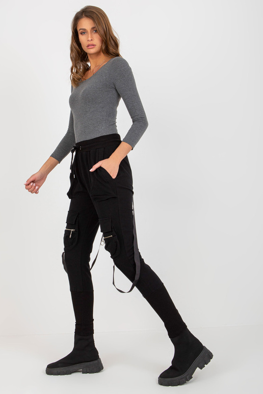 Černé dámské cargo tepláky s vázáním Černé dámské cargo tepláky s vázáním