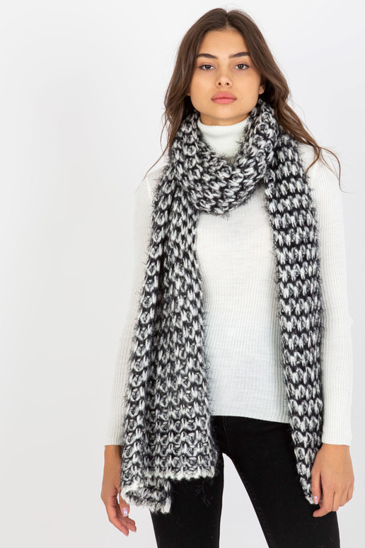 Bílá a černá melanžová zimní šála