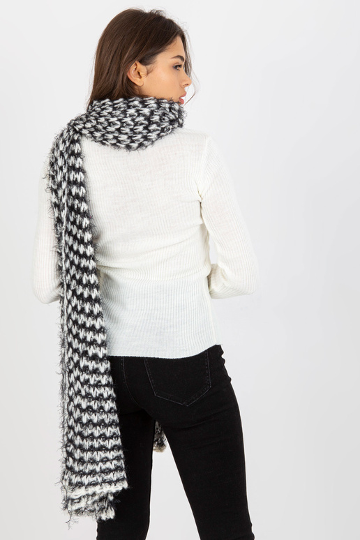 Bílá a černá melanžová zimní šála