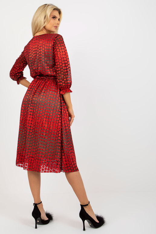 Červené midi večerní šaty s lesklým...