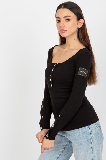 Černá vypasovaná halenka s...