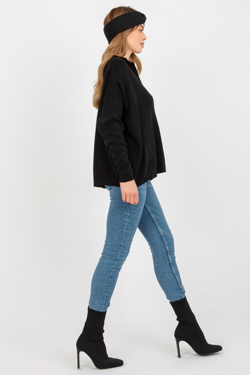 Černý hladký oversize svetr s límečkem
