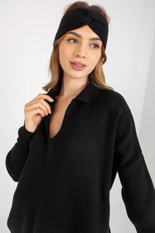 Černý hladký oversize svetr s límečkem