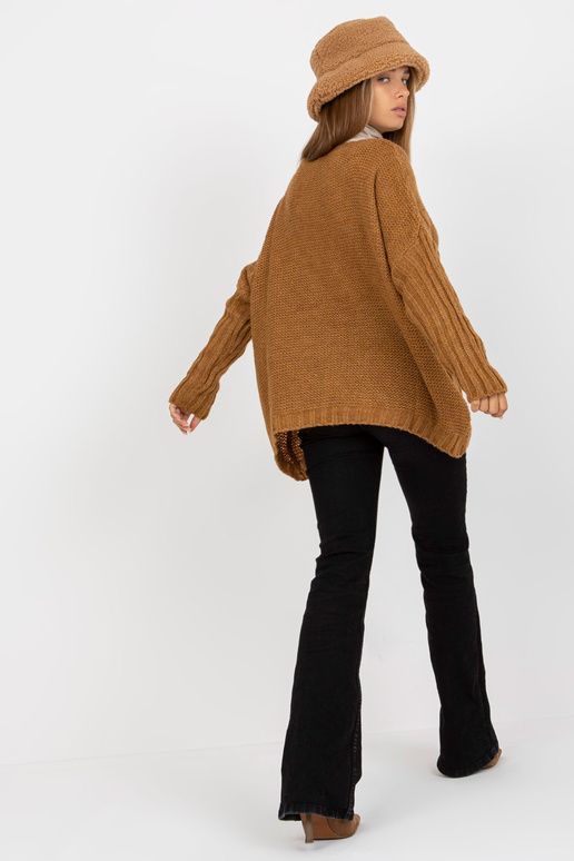 Oversize velbloudí svetr s výstřihem... Oversize velbloudí svetr s výstřihem...