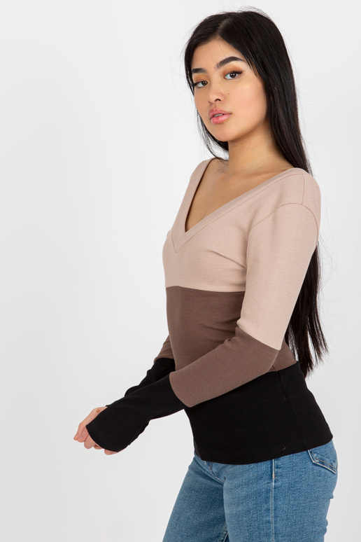 Béžová a černá halenka na každodenní... Béžová a černá halenka na každodenní...