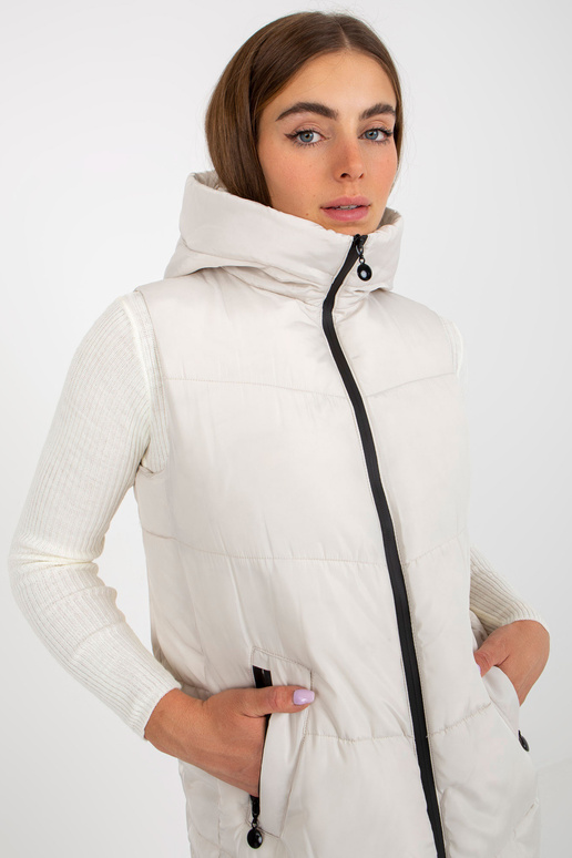 Krémová dlouhá péřová vesta s kapsami Krémová dlouhá péřová vesta s kapsami