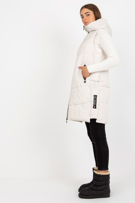 Krémová dlouhá péřová vesta s kapsami Krémová dlouhá péřová vesta s kapsami