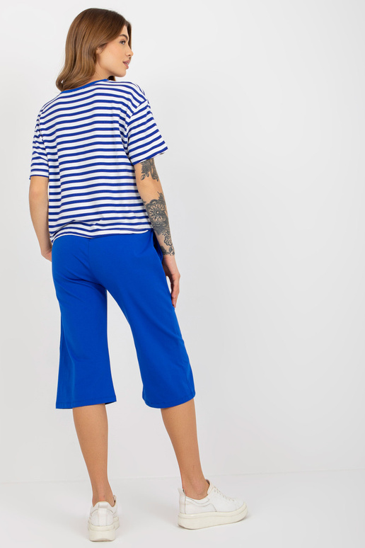 Tmavě modrá a bílá základní letní... Tmavě modrá a bílá základní letní...