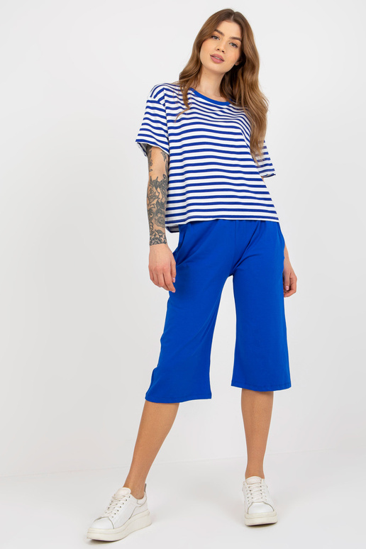 Tmavě modrá a bílá základní letní... Tmavě modrá a bílá základní letní...