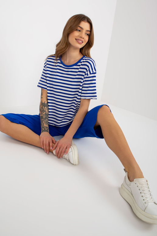 Tmavě modrá a bílá základní letní... Tmavě modrá a bílá základní letní...