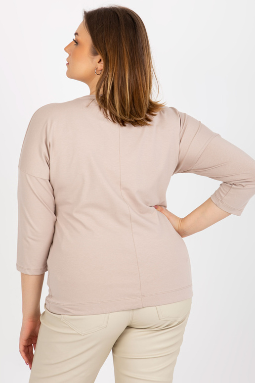 Béžová halenka větší velikosti se...