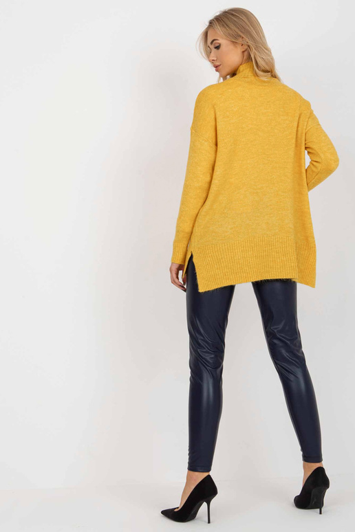 Žlutý dlouhý oversize svetr s kapsami...