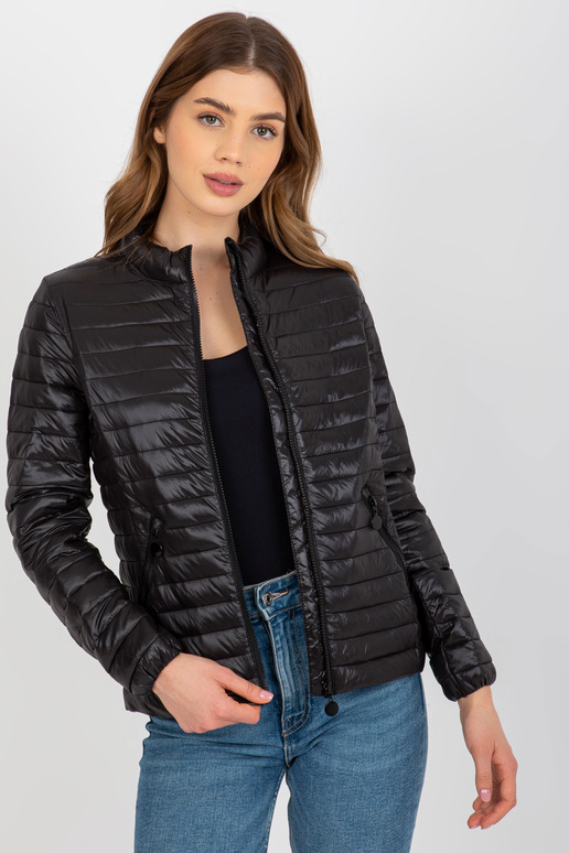 Černá přechodná prošívaná bunda s lemy Černá přechodná prošívaná bunda s lemy