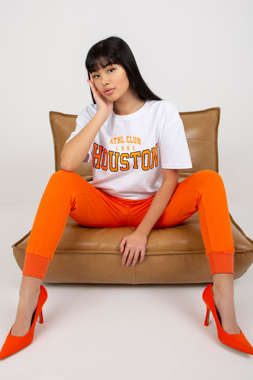 Bílé tričko s volným potiskem Bílé tričko s volným potiskem