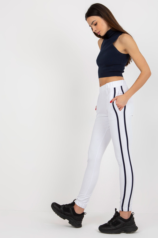 Bílé basic tepláky bez zapínání RUE...