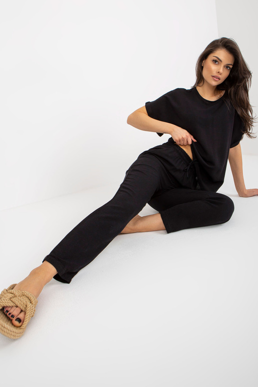 Černá letní souprava s halenkou a... Černá letní souprava s halenkou a...