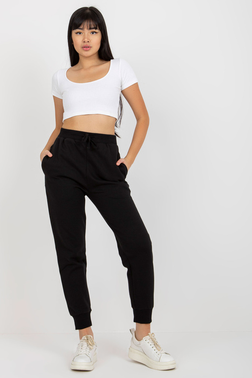 Černé zateplené tepláky s kapsami... Černé zateplené tepláky s kapsami...