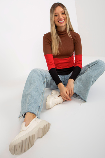 Tmavě hnědá a černá... 2