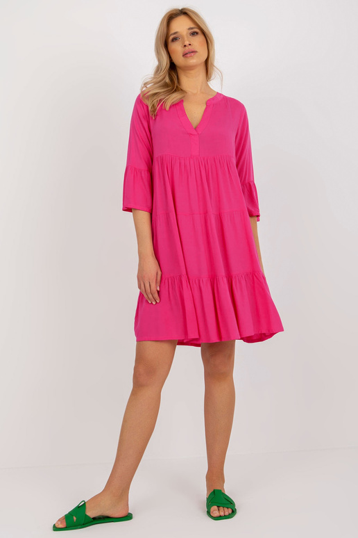 Volné fuchsiové šaty s volánem a...