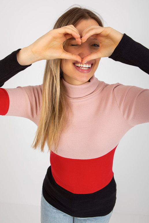 Světle růžová a černá vypasovaná...