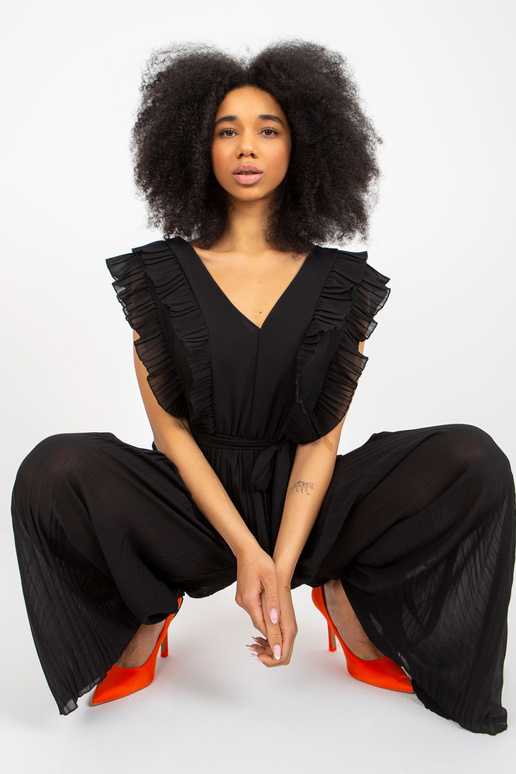 Černý dámský overal se širokými... Černý dámský overal se širokými...