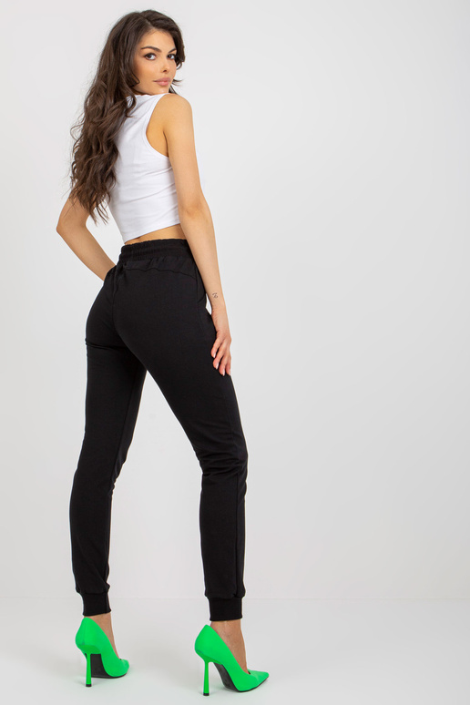 Černé bavlněné tepláky s lemy