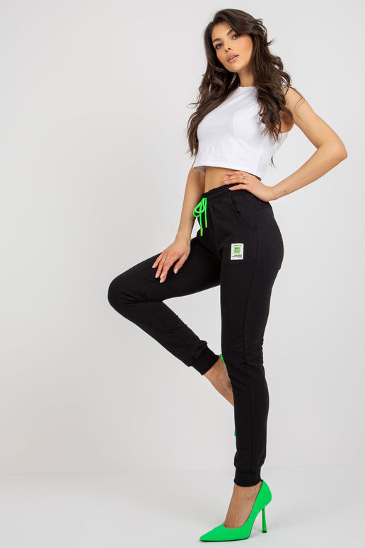 Černé bavlněné tepláky s lemy