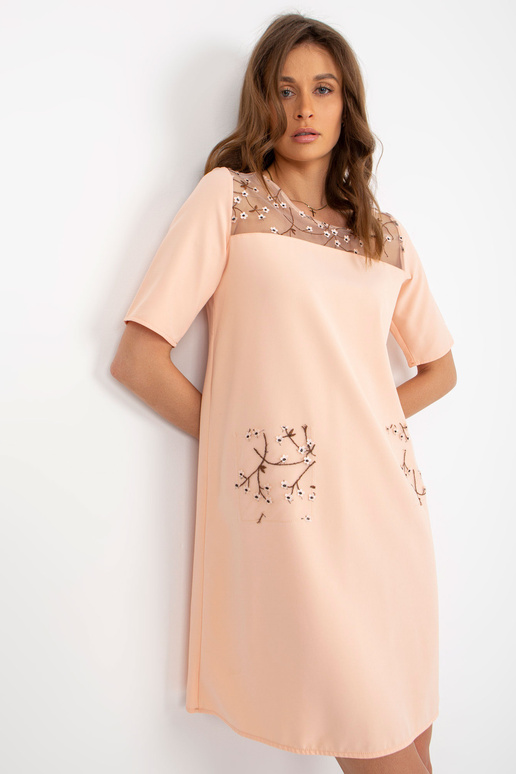 Broskvové jednoduché koktejlové šaty...