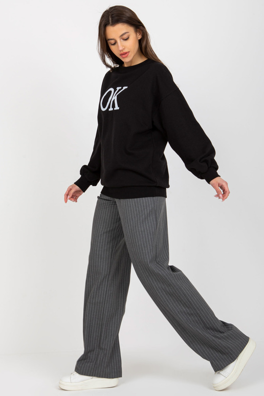 Černá oversize mikina volného střihu... Černá oversize mikina volného střihu...