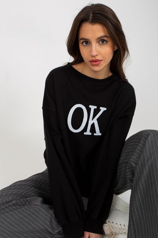 Černá oversize mikina volného střihu... Černá oversize mikina volného střihu...