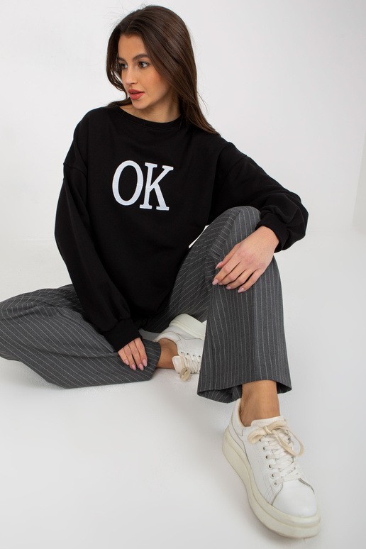 Černá oversize mikina volného střihu... Černá oversize mikina volného střihu...