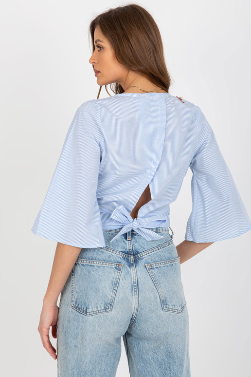 Světle modrá a bílá krátká...