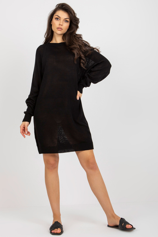 Černé volné pletené šaty s kulatým...