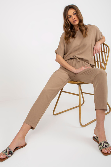 Tmavě béžový letní komplet...