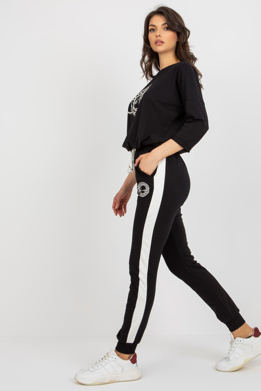 Černá dámská tepláková souprava s... Černá dámská tepláková souprava s...