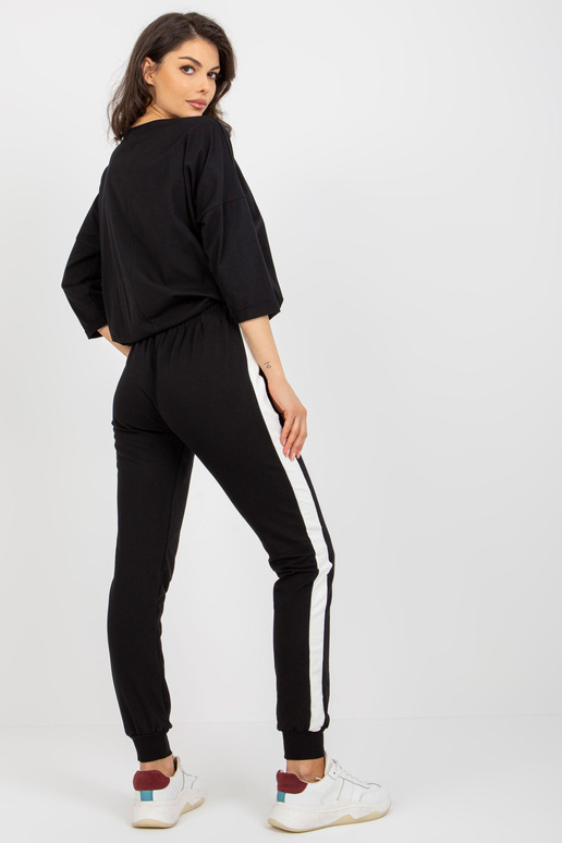 Černá dámská tepláková souprava s... Černá dámská tepláková souprava s...