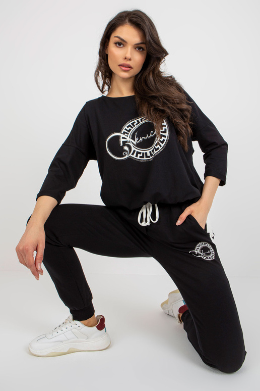 Černá dámská tepláková souprava s... Černá dámská tepláková souprava s...