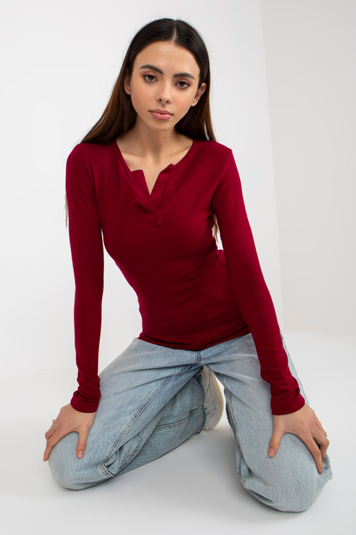 Vínová vypasovaná halenka pro ležérní...