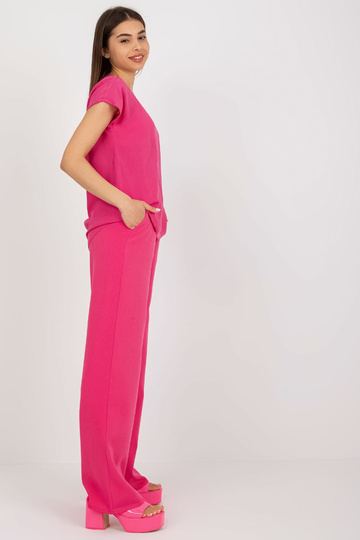 Tmavě růžová ležérní...