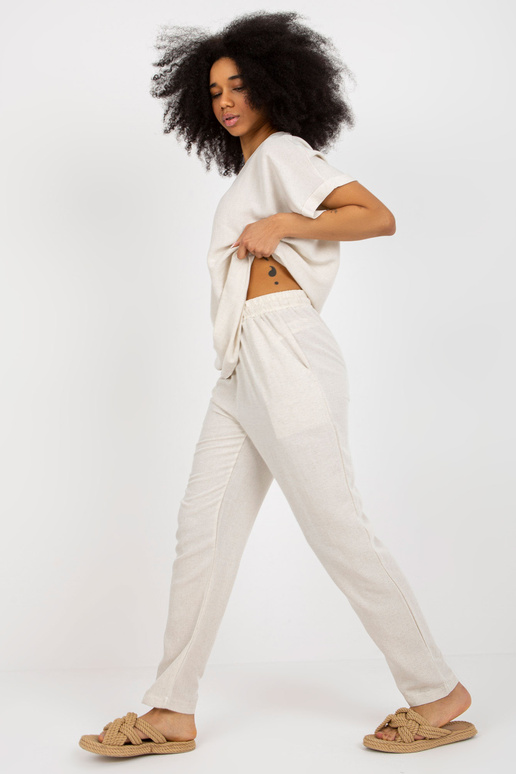 Světle béžová dvoudílná letní... Světle béžová dvoudílná letní...