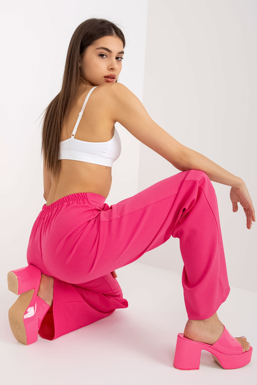 Tmavě růžové široké kalhoty z obleku...