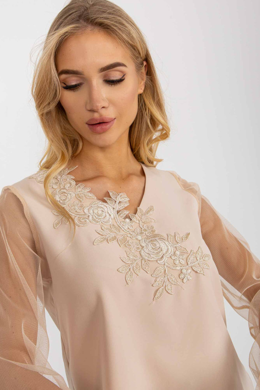 Béžová elegantní společenská halenka...