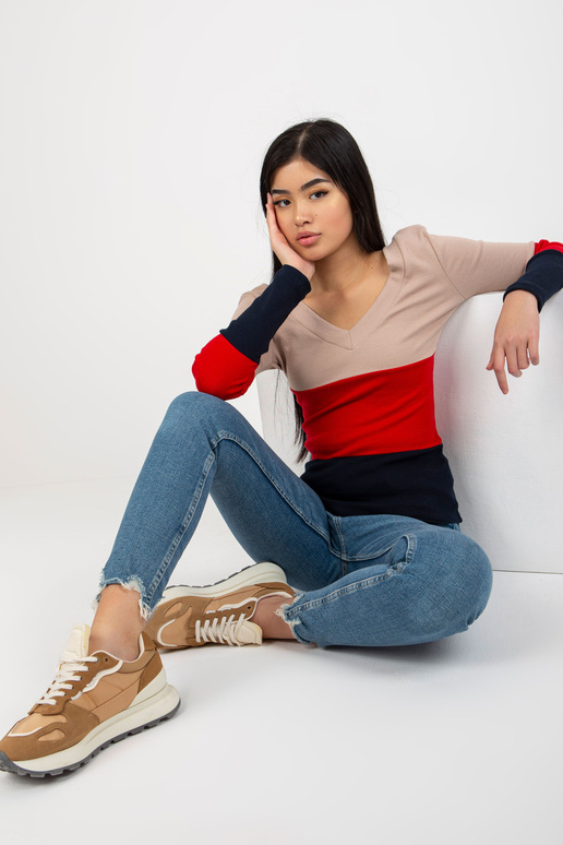 Béžová a tmavě modrá vypasovaná basic... Béžová a tmavě modrá vypasovaná basic...